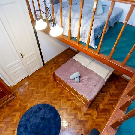 D8 Kadar Street Nest By Nw *