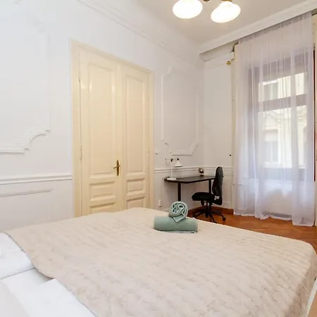 D8 Kadar Street Nest By Nw