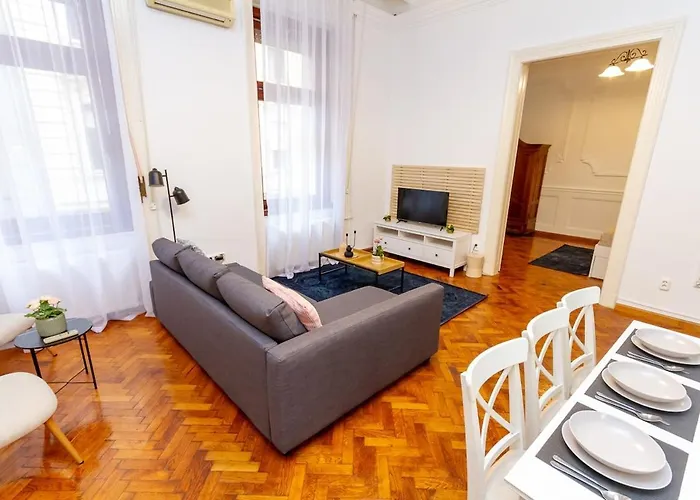 D8 Kadar Street Nest By Nw *